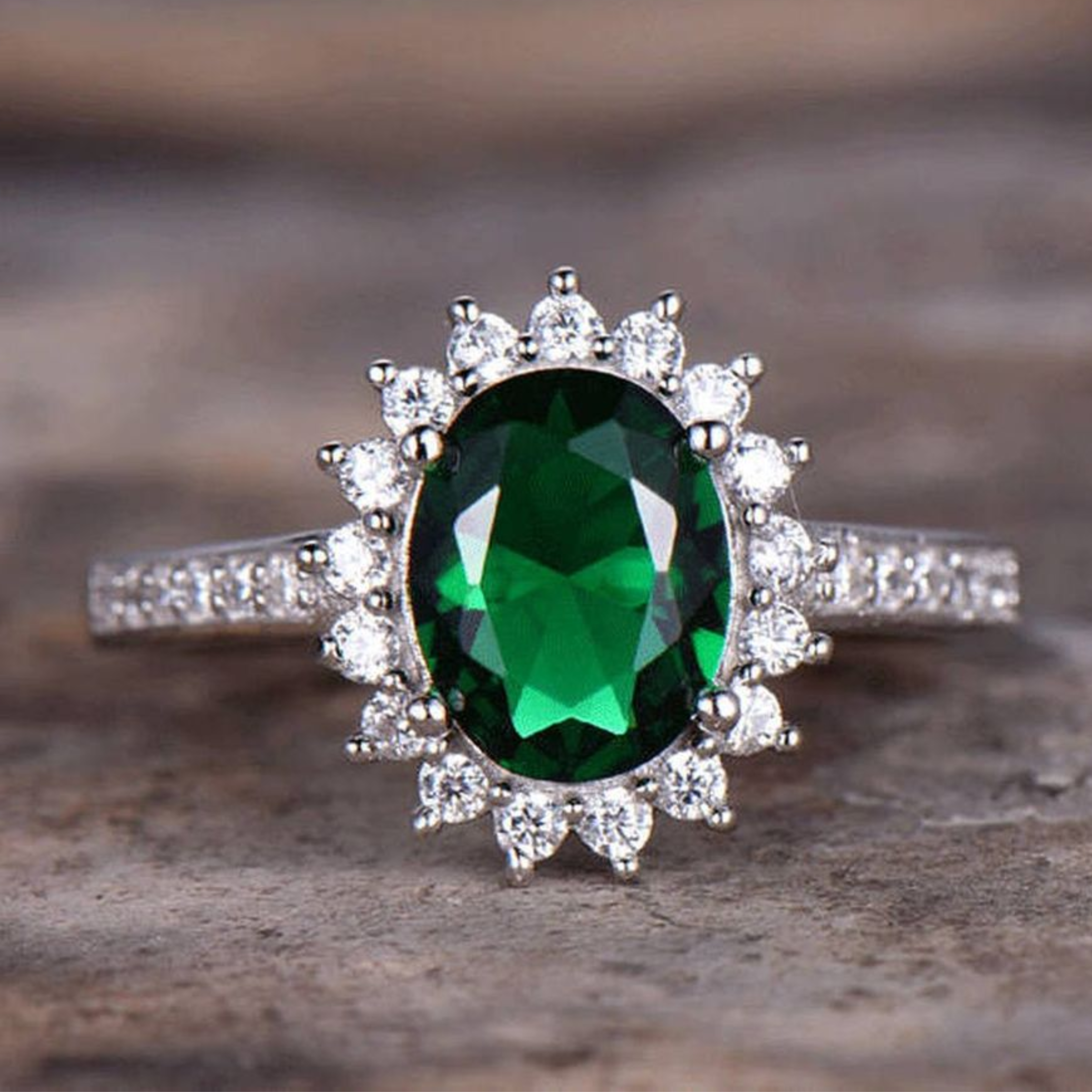 Anillo Clásico Verde Esmeralda – Plata 925